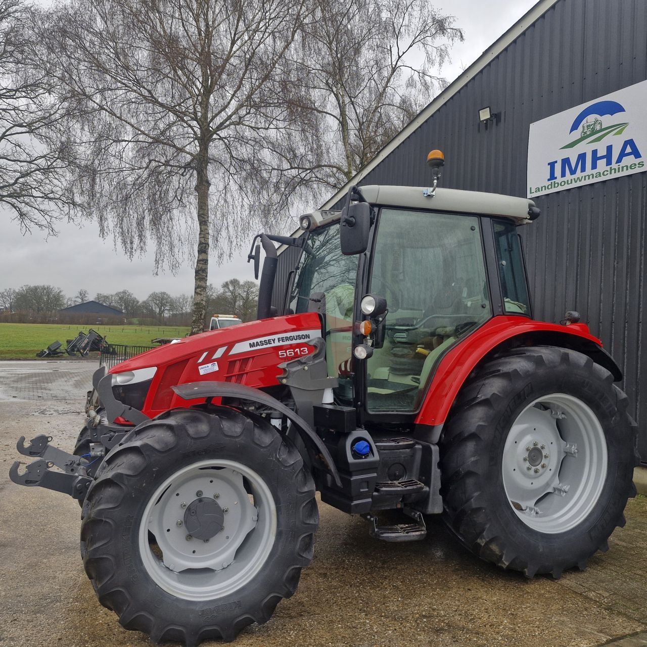 Massey ferguson 5613 Dyna 6