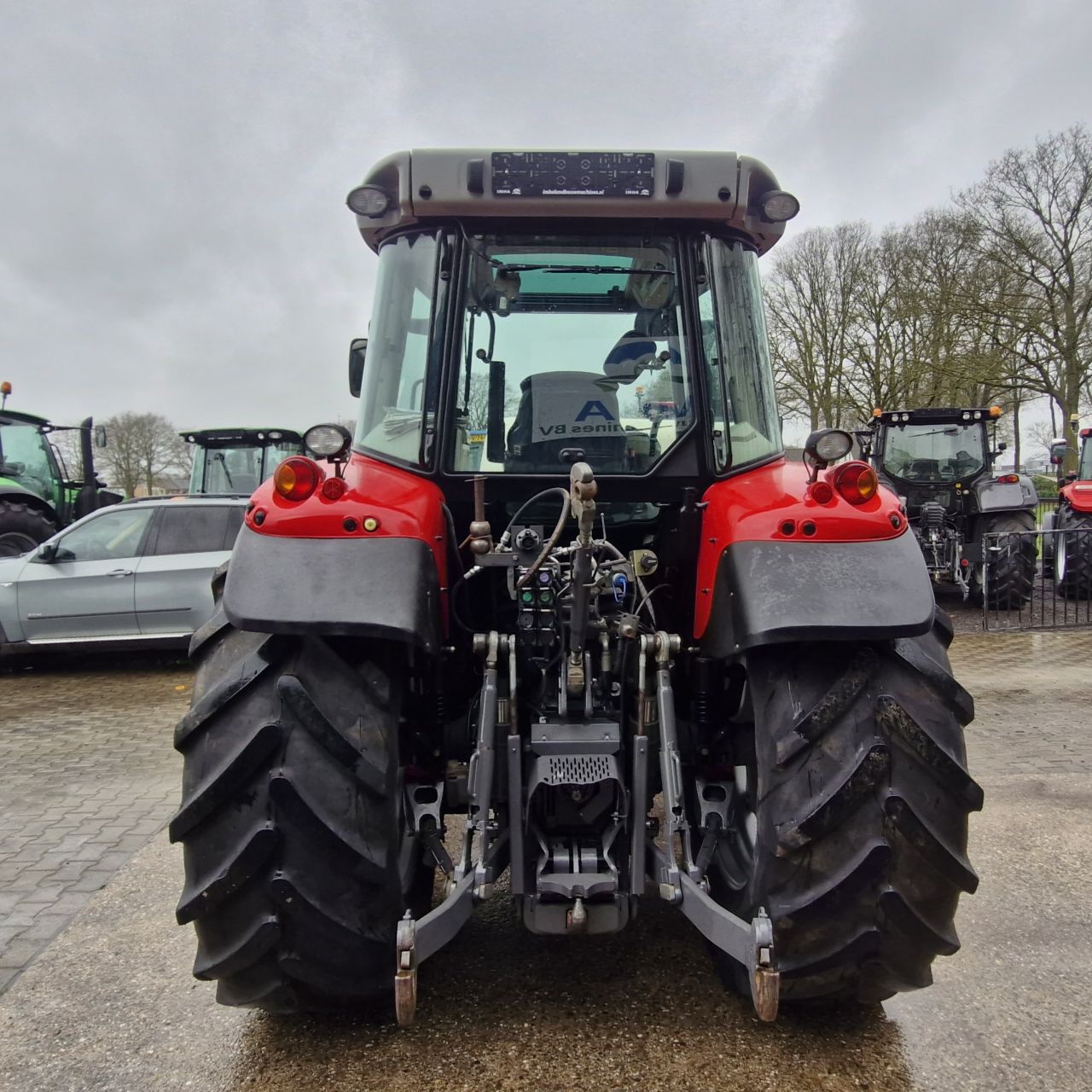Massey ferguson 5613 Dyna 6