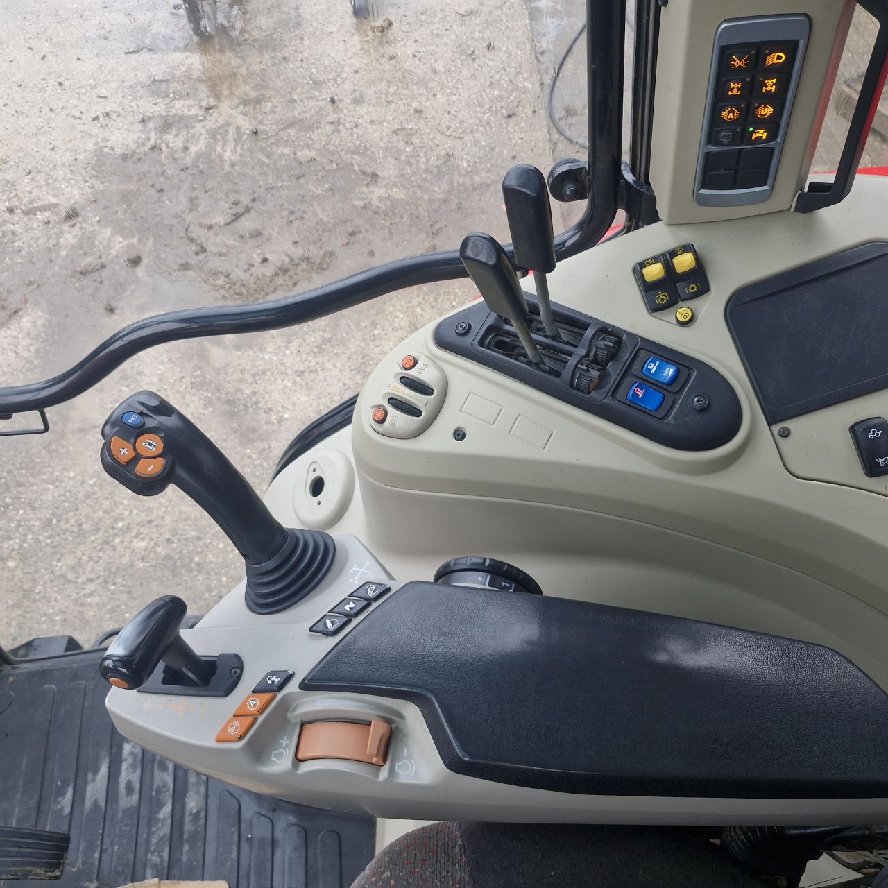 Massey ferguson 5613 Dyna 6