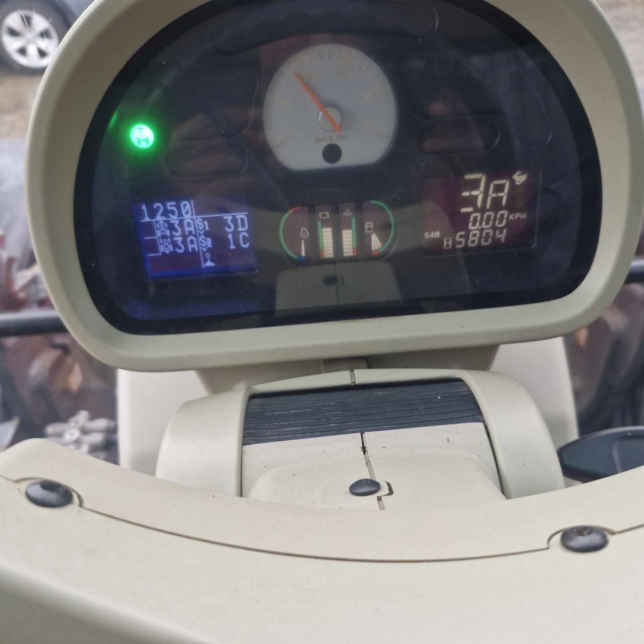 Massey ferguson 5613 Dyna 6