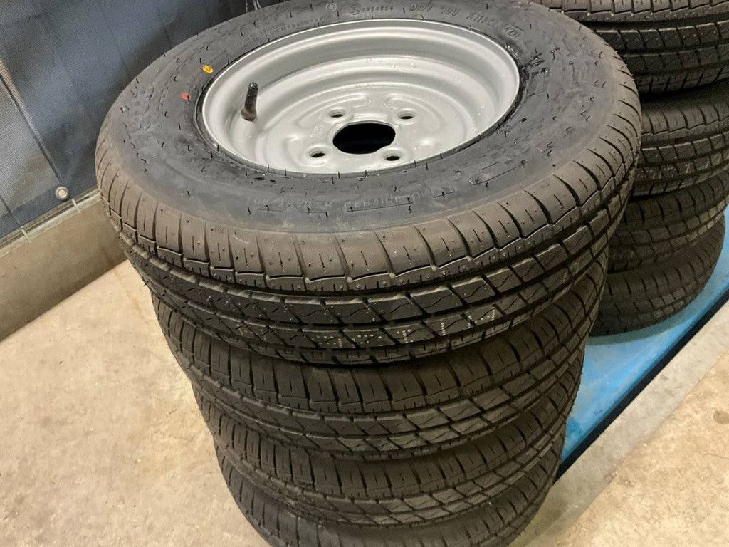 Sicherheitsreifen 145/80R10 mit neuer Felge