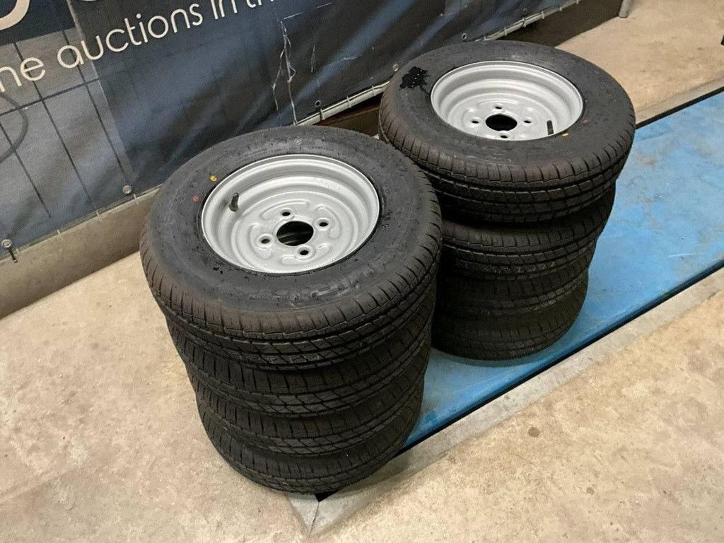 Sicherheitsreifen 145/80R10 mit neuer Felge