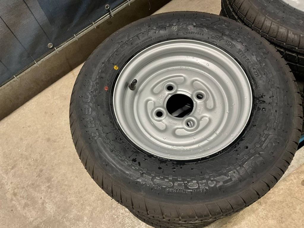 Sicherheitsreifen 145/80R10 mit neuer Felge