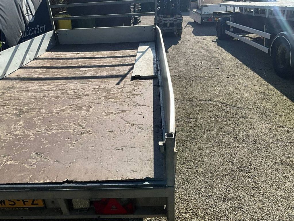 Hulco Pritschenanhänger 2365 kg 2018