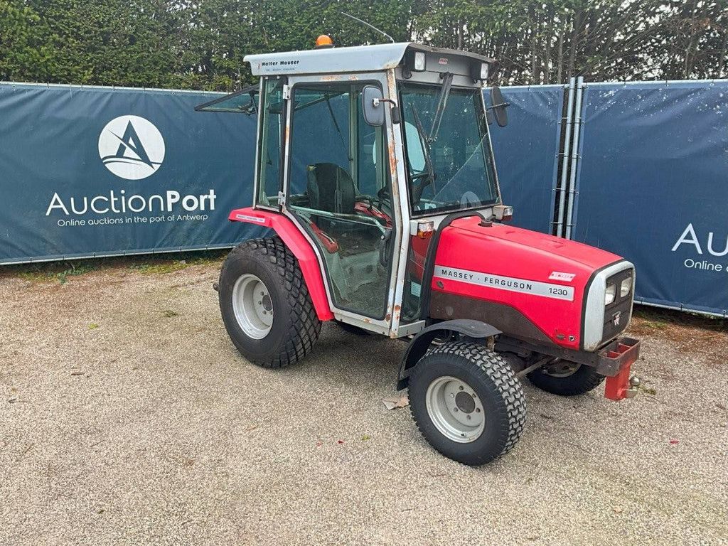 Massey Ferguson 1230 Diesel-Traktor