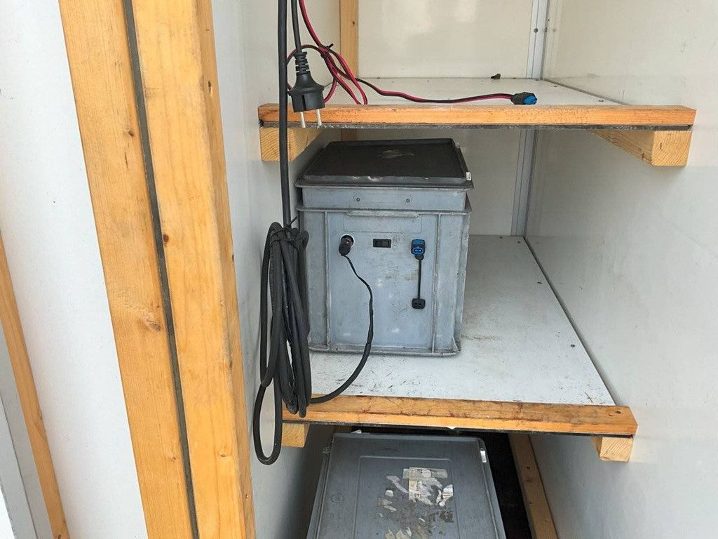 Closed trailer Hoka TA02