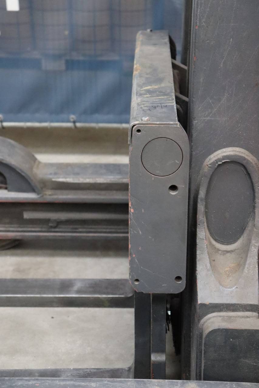 Reach truck Linde R20S Electric