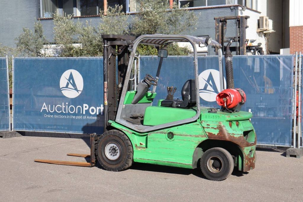 Gabelstapler CESAB R8-137 LPG 2500kg 4,5m