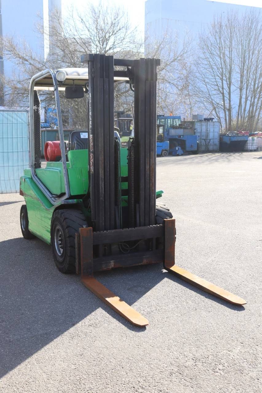 Gabelstapler CESAB R8-137 LPG 2500kg 4,5m