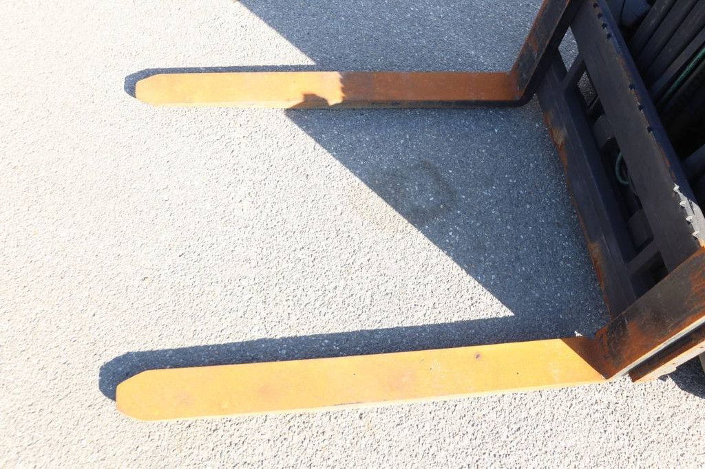 Gabelstapler CESAB R8-137 LPG 2500kg 4,5m