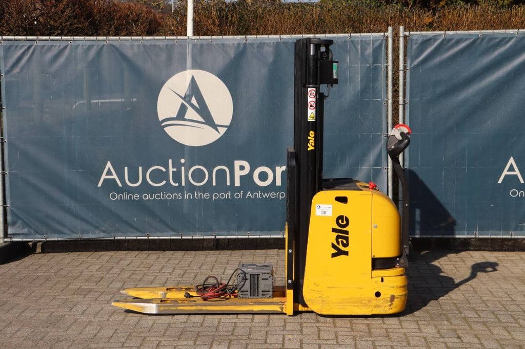 Stacker Yale MS12 AC Electric 1200kg 2013