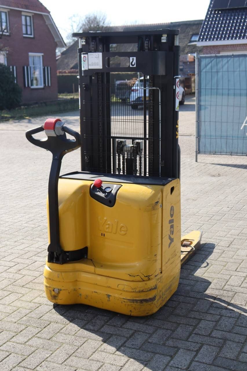 Stacker Yale MS12 AC Electric 1200kg 2013
