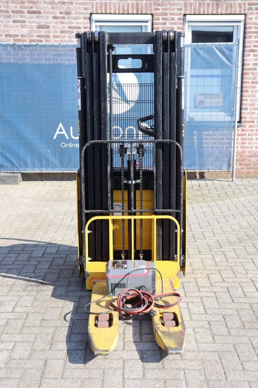 Stacker Yale MS12 AC Electric 1200kg 2013