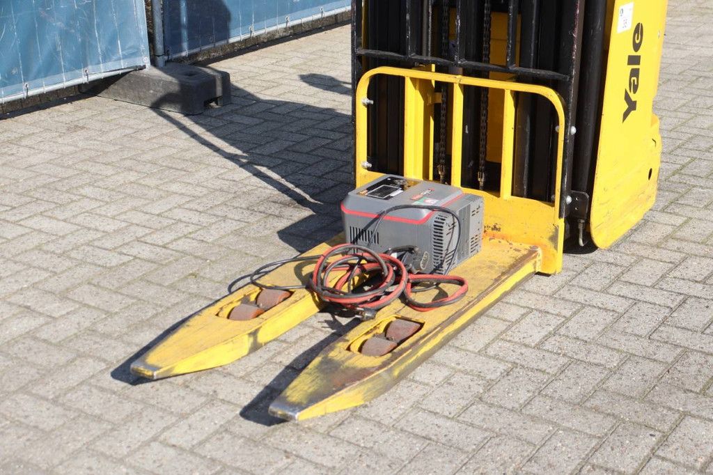 Stacker Yale MS12 AC Electric 1200kg 2013