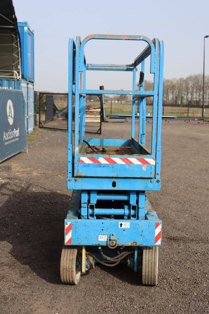 JLG 2033-E Elektrische Scherenbühne 8,1 m 1997