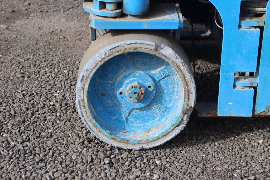 Scissor lift Genie GS-1932 Electric 7.85m 2014