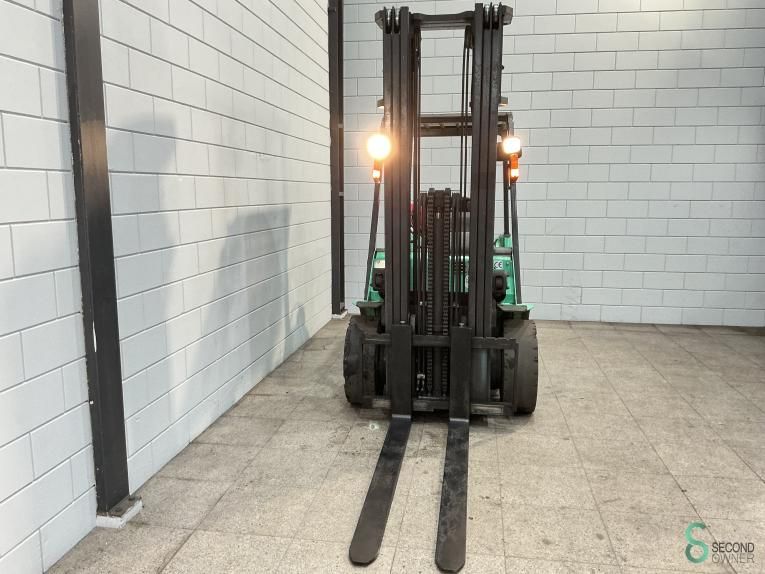 Forklifts LPG Mitsubishi FG30N 2008 Triplex