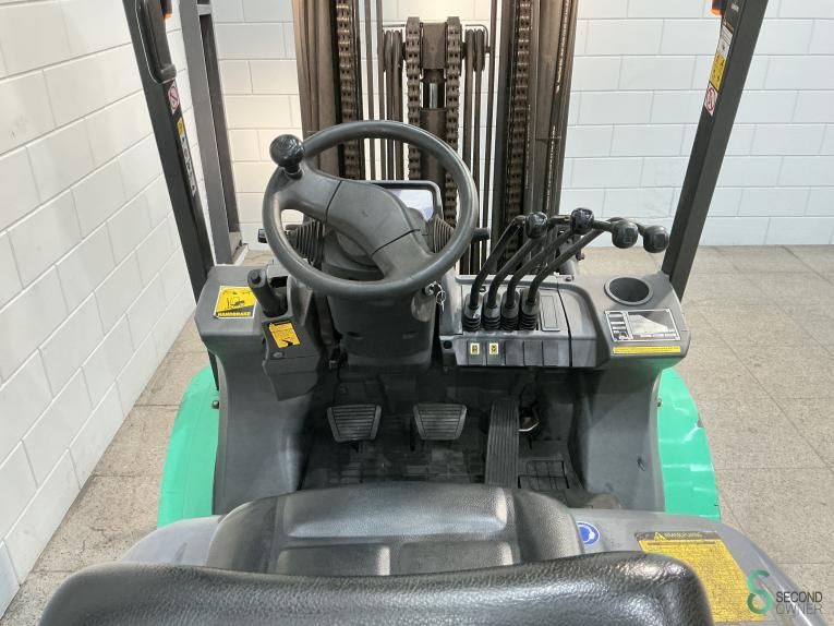 Forklifts LPG Mitsubishi FG30N 2008 Triplex