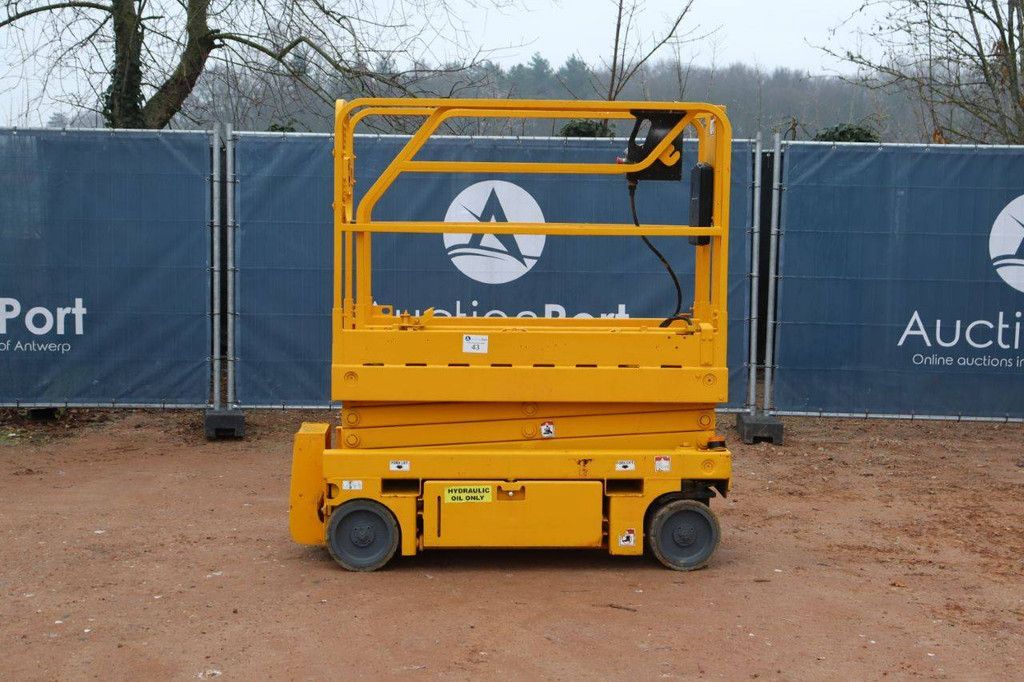 Scissor lift Haulotte OPTILUM 8 Electric 8m 2014