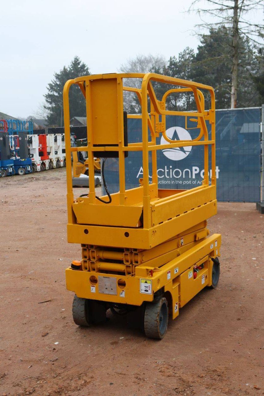 Scissor lift Haulotte OPTILUM 8 Electric 8m 2014