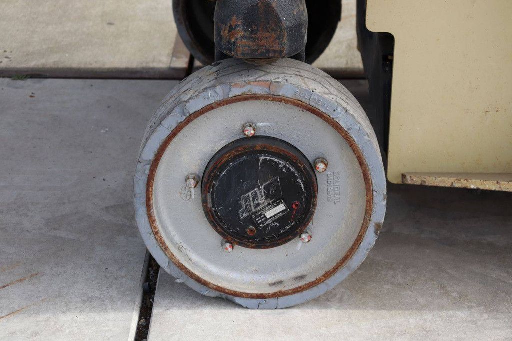 JLG 2646ES Electric Scissor Lift 9.92m