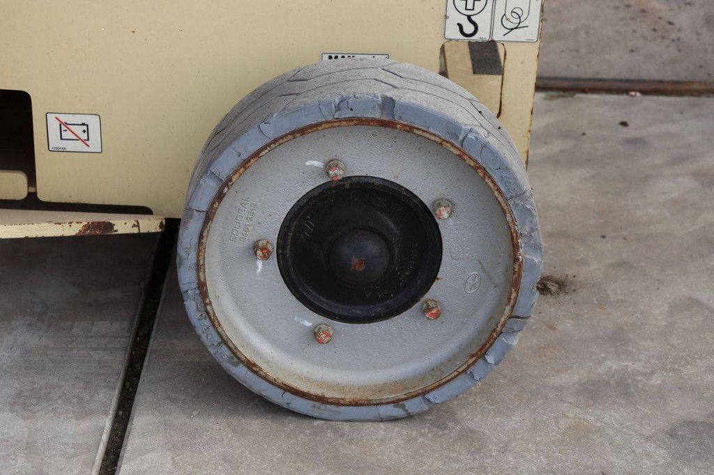 JLG 2646ES Electric Scissor Lift 9.92m