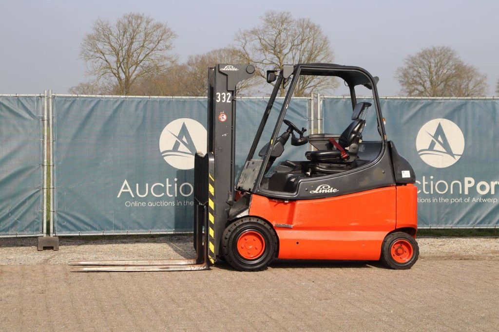 Gabelstapler Linde E30 Elektro 3000 kg 6,55 m 2005