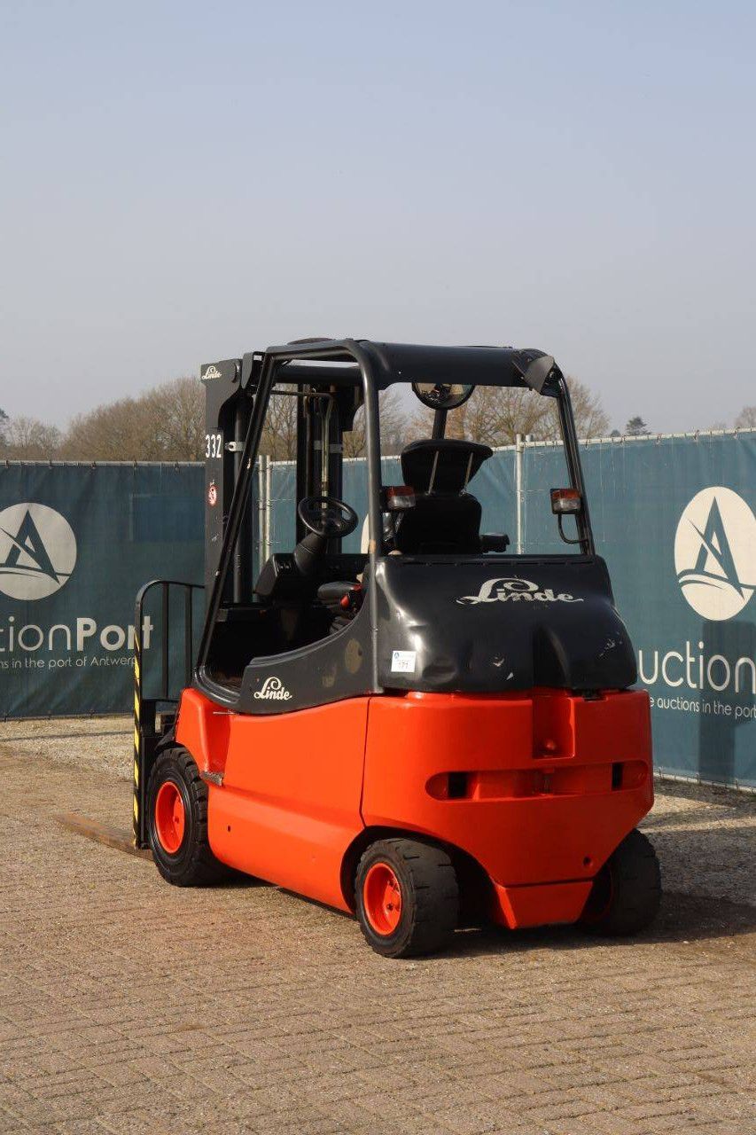 Gabelstapler Linde E30 Elektro 3000 kg 6,55 m 2005
