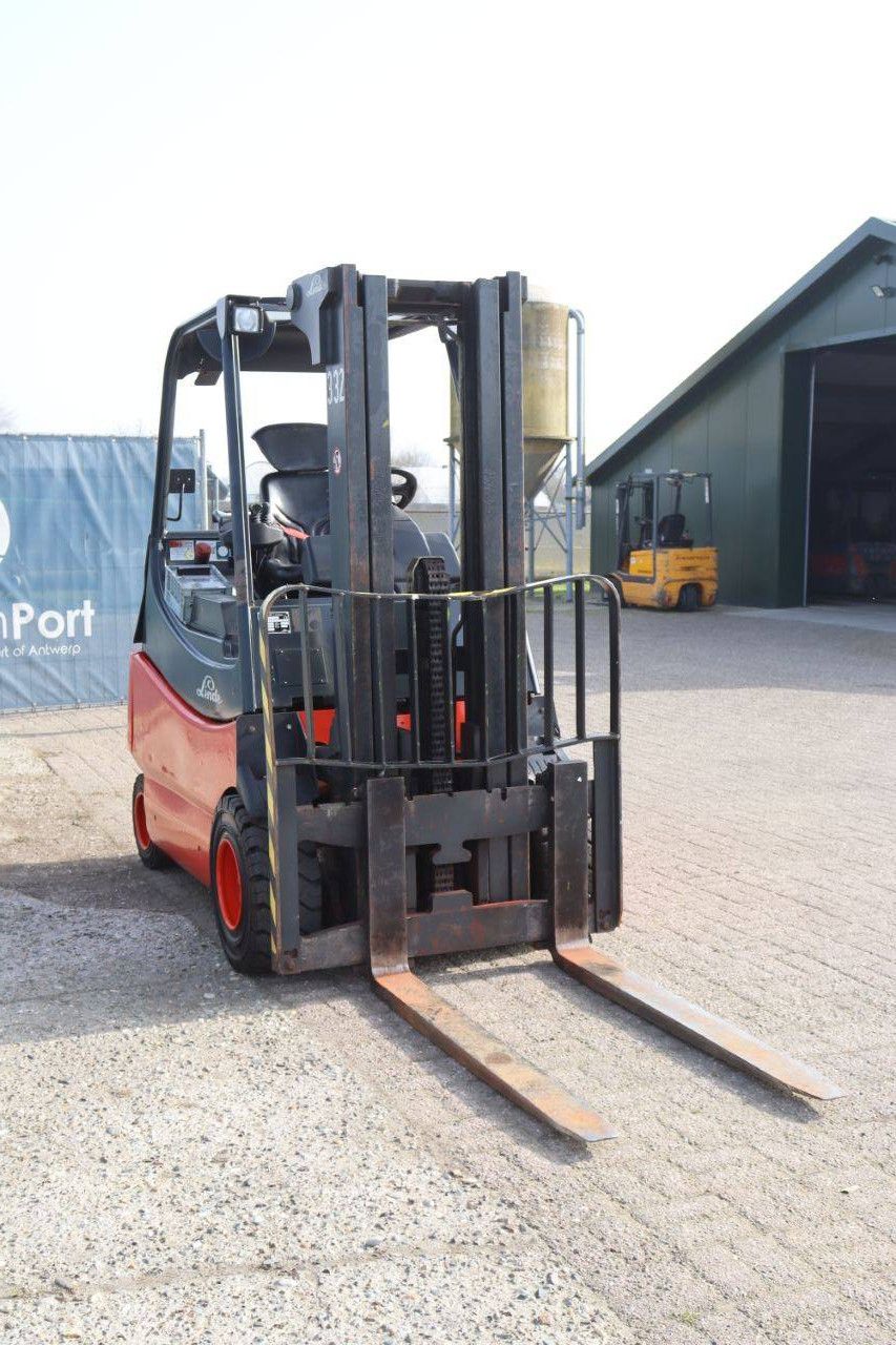 Gabelstapler Linde E30 Elektro 3000 kg 6,55 m 2005