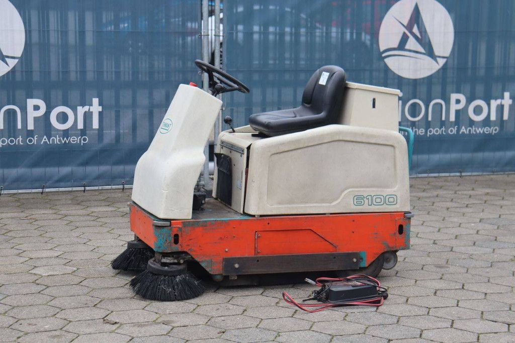 Tennant 6100 Elektro-Kehrmaschine 2017