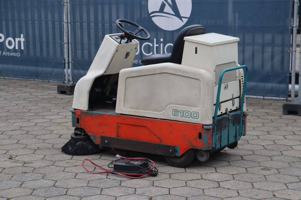 Tennant 6100 Elektro-Kehrmaschine 2017