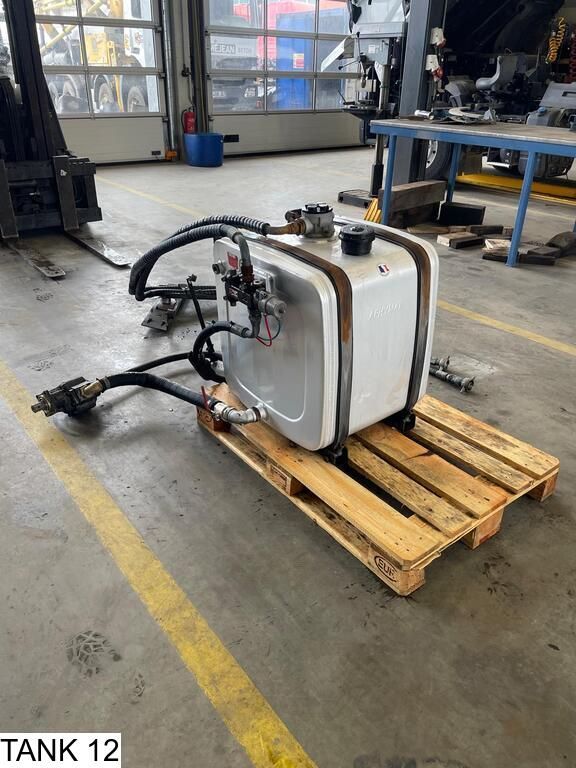 Afhymat Pump, tank and hydraulic hoses