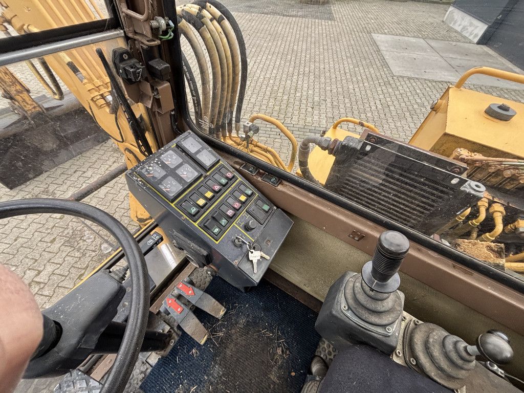 Etec 808M Zwenkgiek, Bak, 8.5-Tons Mobiele kraan.