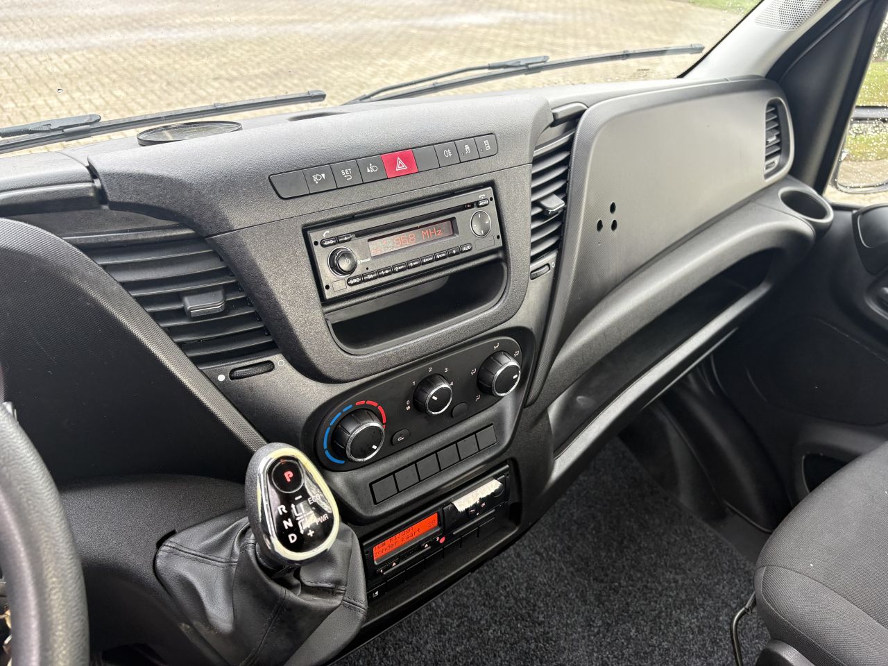 Be trekker 9.3 ton Iveco Daily 40C17 Hi Matic