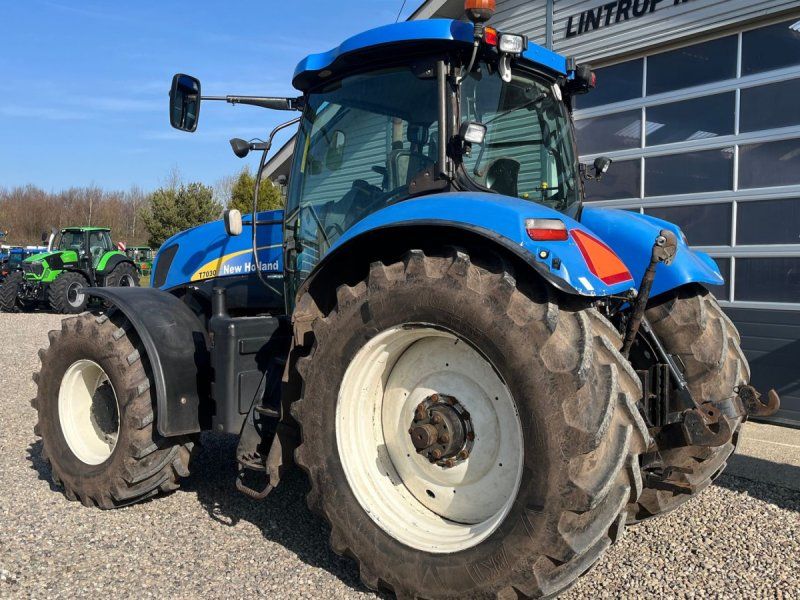 New Holland T7030 SS med frontlift