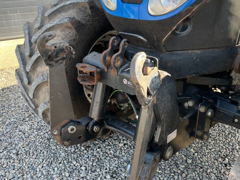 New Holland T7030 SS med frontlift
