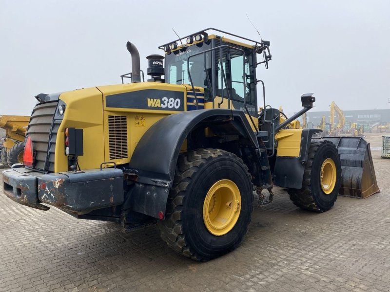 Komatsu WA380-7
