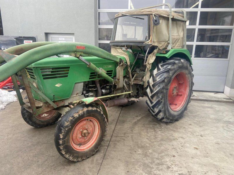 Deutz-Fahr D7006 mit Frontlader u. Verdeck in schönem Originalzustang