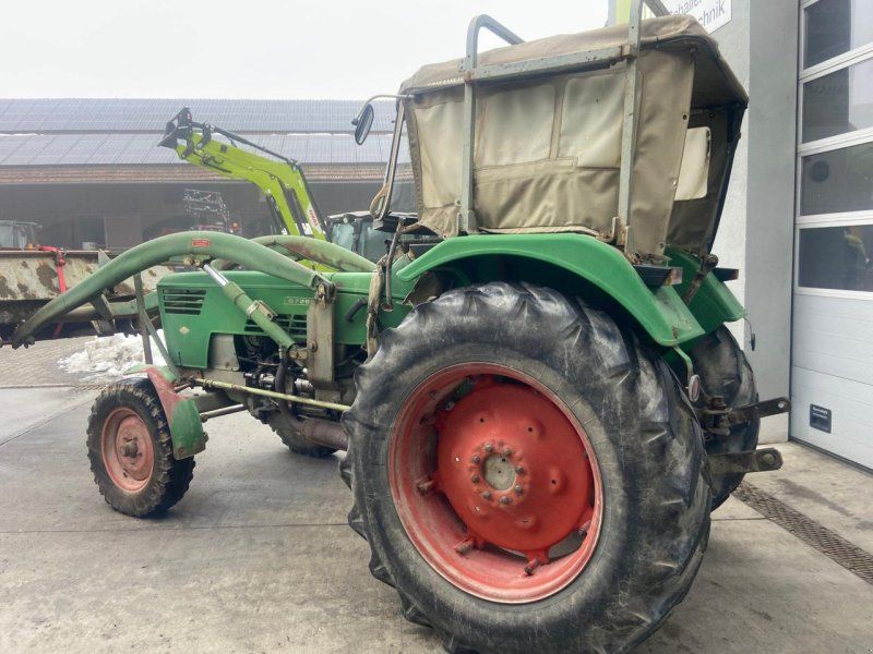Deutz-Fahr D7006 mit Frontlader u. Verdeck in schönem Originalzustang