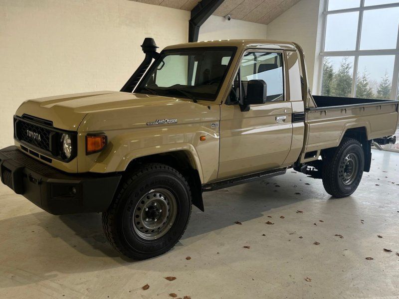 Toyota Landcruiser GRJ79