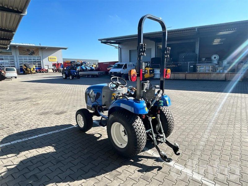 New Holland Boomer 25