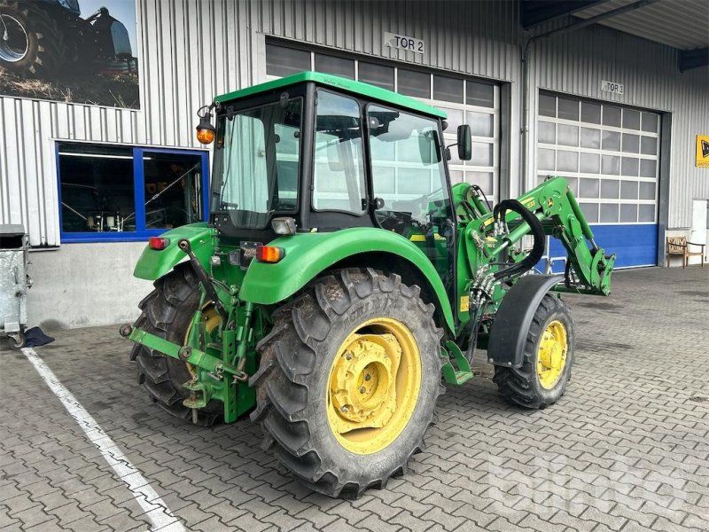John Deere 5055E mit Frontlader