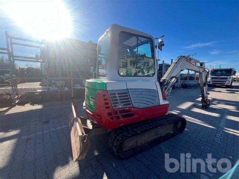 Takeuchi TB 235