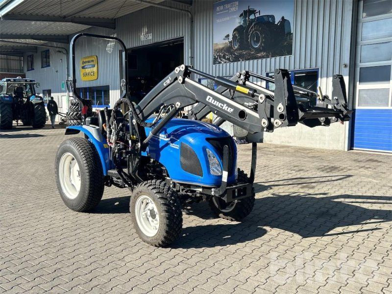 New Holland Boomer 50 mit Frontlader