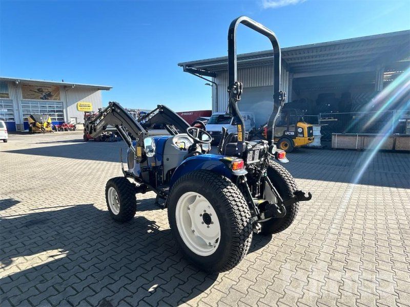New Holland Boomer 50 mit Frontlader