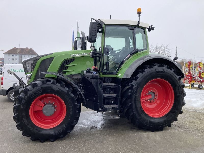 Fendt 828 VARIO S4 PROFI PLUS