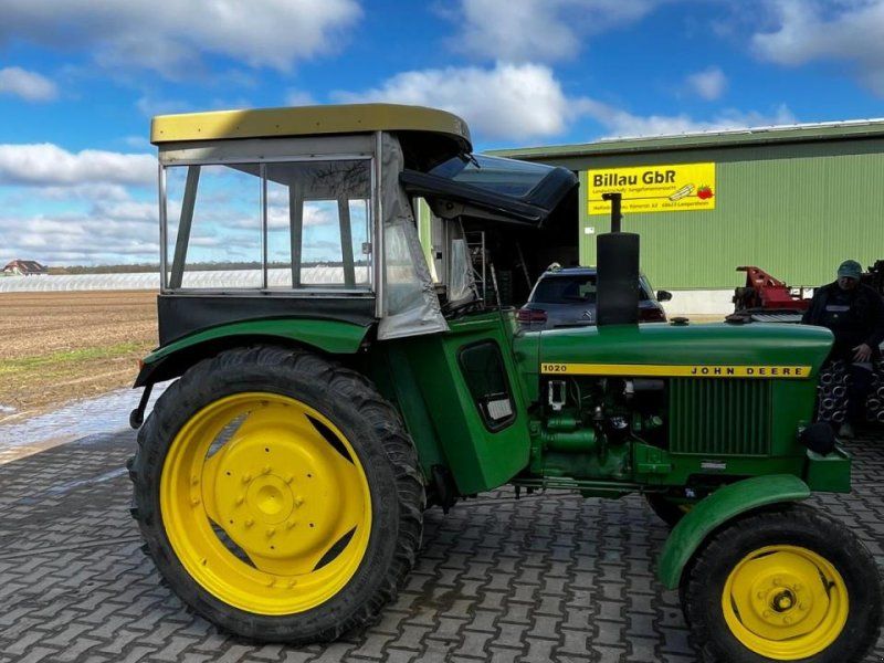 John Deere 1020