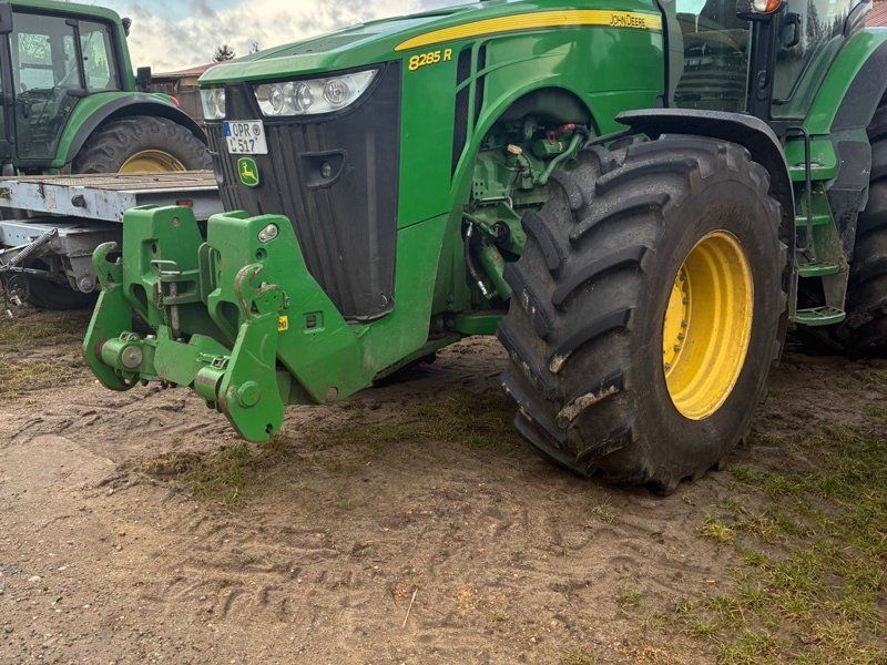 John Deere 8285R