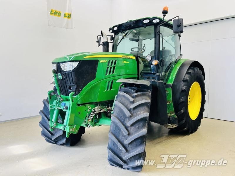 John Deere 6210R