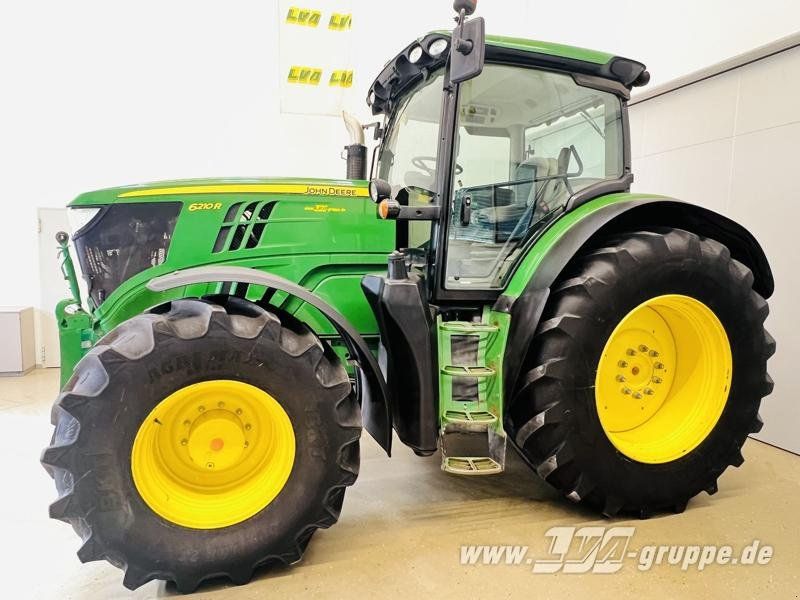 John Deere 6210R
